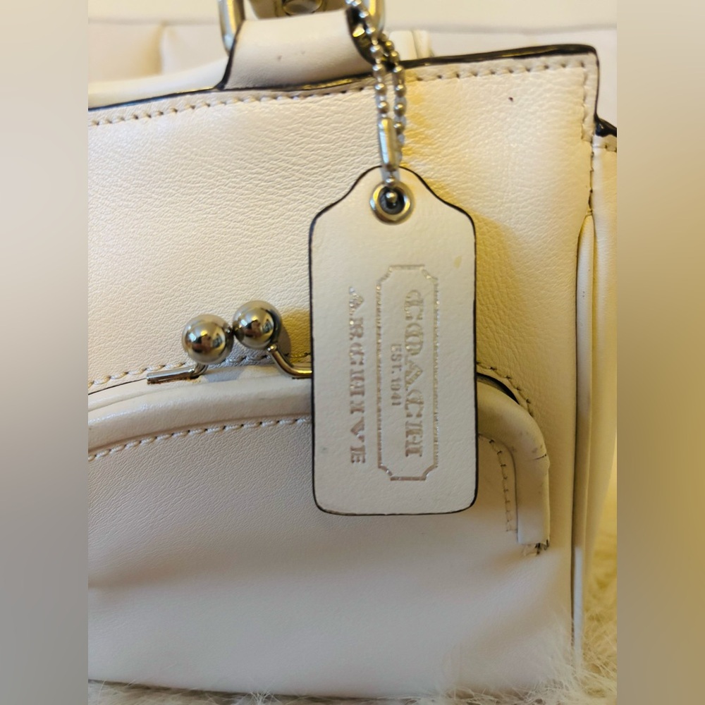 Coach Y2K Archive Double Kiss Lock Off/Winter White Leather Satchel 21167 - Picture 3 of 13